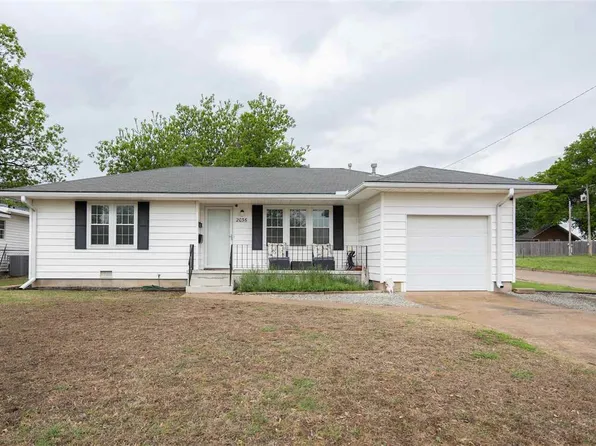 2036 N 7th St, Ponca City, OK 74601