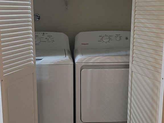 3rd image of 2111 E Columbia Ave