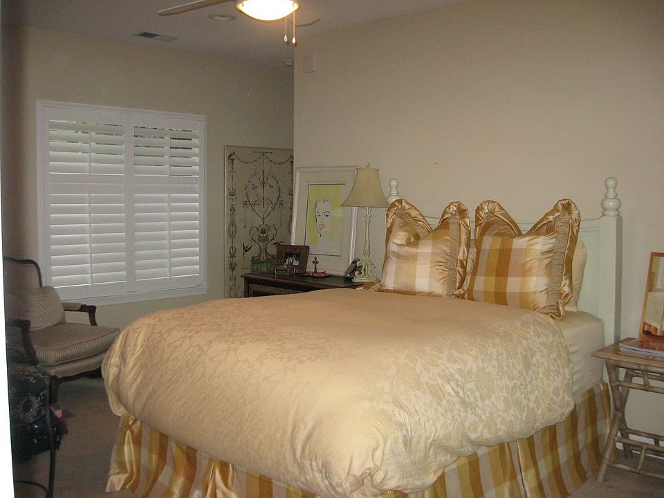 Queen size bed