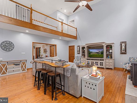 5th image of 8143 Gallant Green Dr