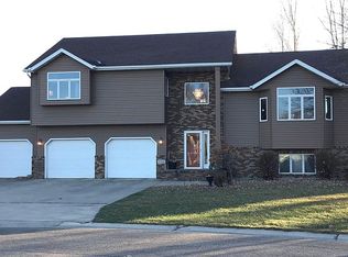 702 Nicole Ln, Dilworth, MN 56529