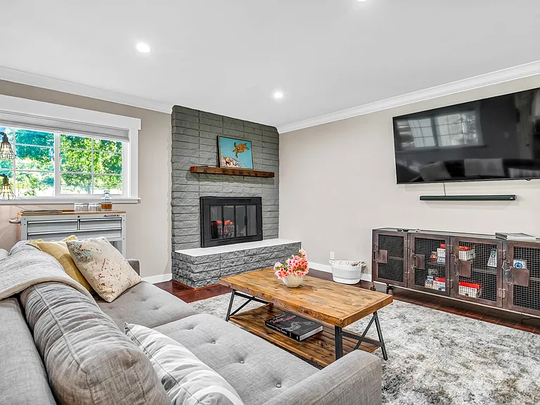 Henno Rd — Photo 24