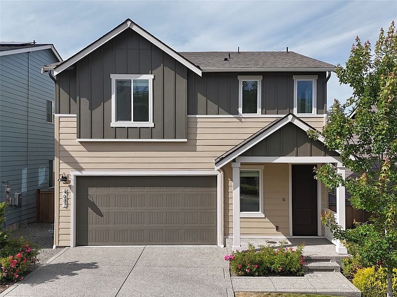 2nd image of 4687 Hibiscus Circle SW