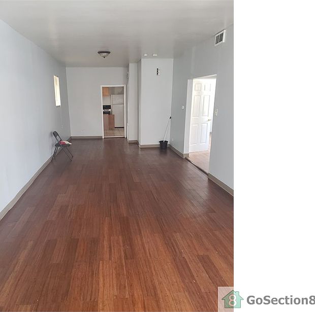 2nd image of 11352 S Throop St