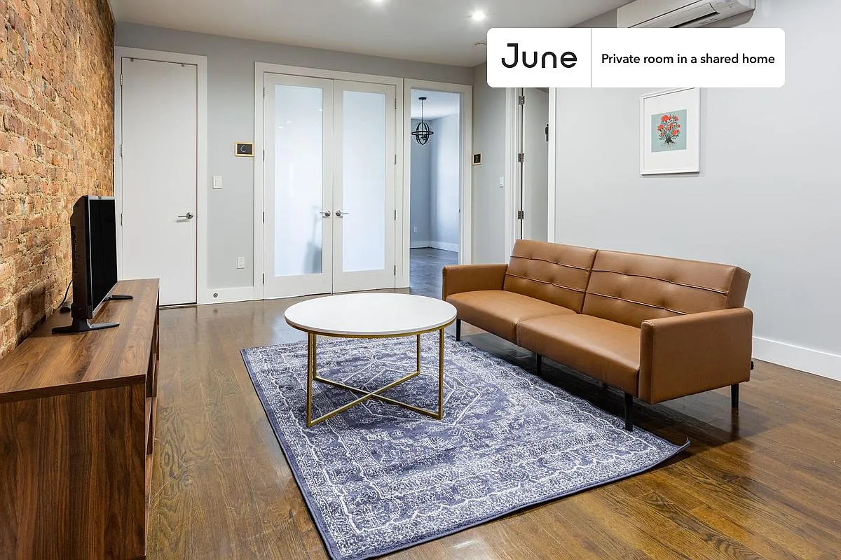 Full bedroom in 4 bed/2 bath home in Bushwick #1628 C — Photo 2