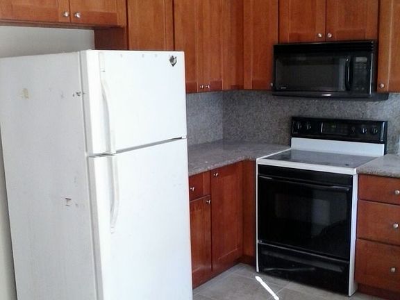 2nd image of 4398 Hamilton Ave APT B