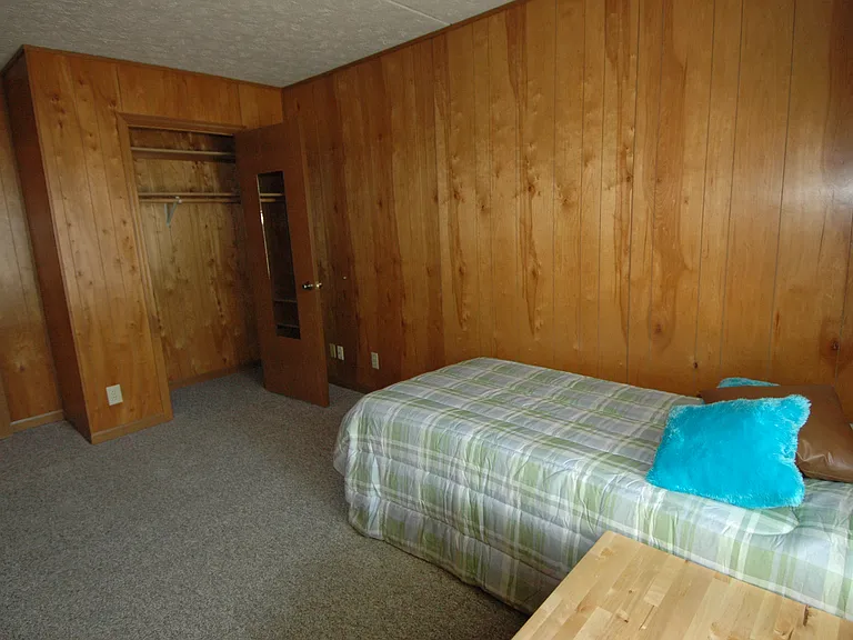 Crestview Apartments — Photo 32