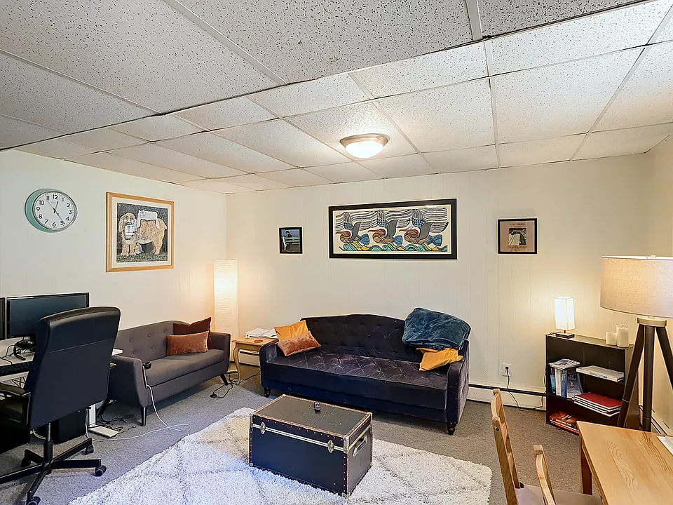 15 Glenville Ave #B4