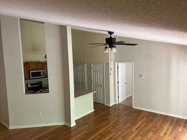 180 Wexford Dr — Photo 8