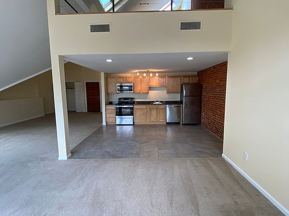 5th image of 36 Abbott St APT 4C