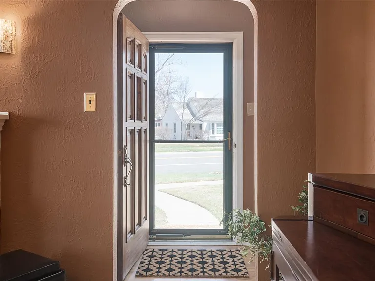 Entry way