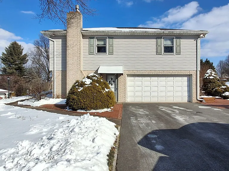 10 Carson Ln — Photo 3