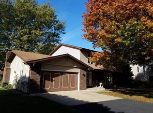 807 Barber Ln, Joliet, IL 60435