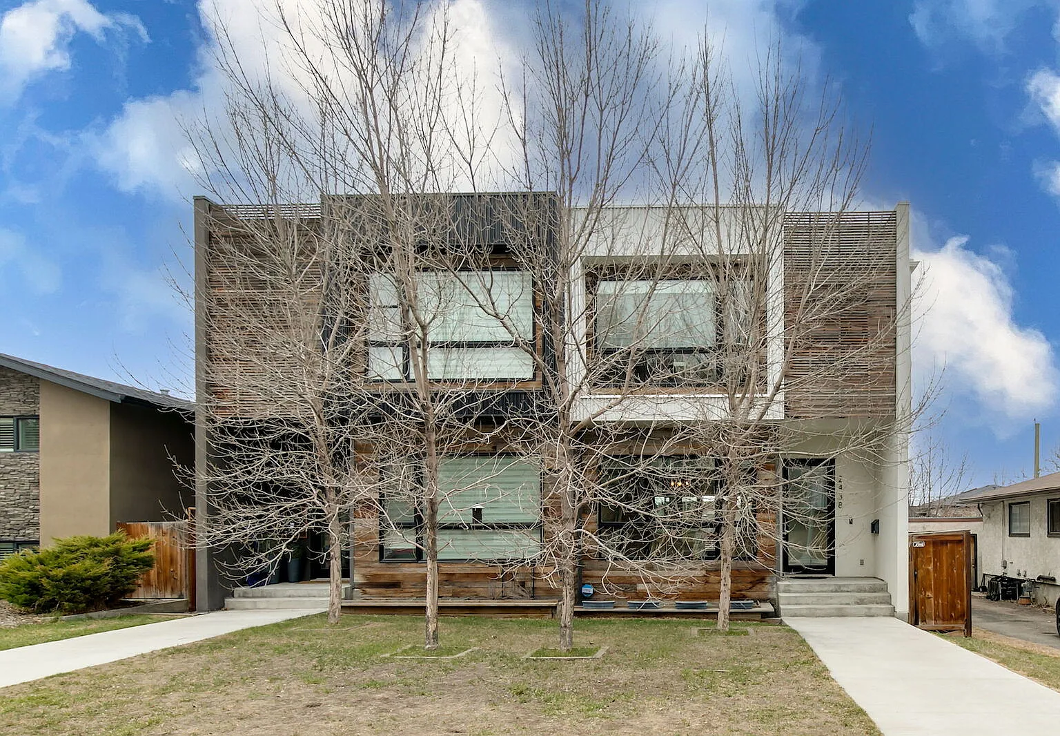 4 Bedroom Fully Loaded Modern Duplex in Glengarry! CIP176 — Photo 2