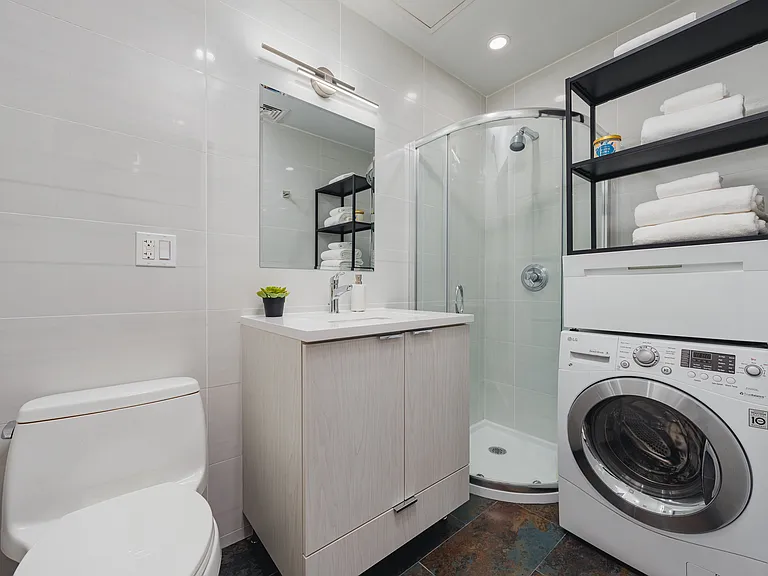 328 Grand St #2A — Photo 7
