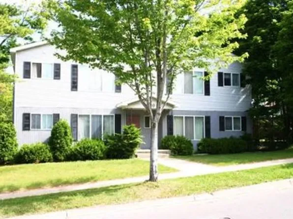 East Sheridan Apartments, 208 E Sheridan St #16, Petoskey, MI 49770