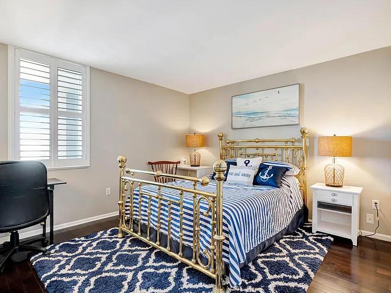 100 Beach Rd #903 — Photo 34