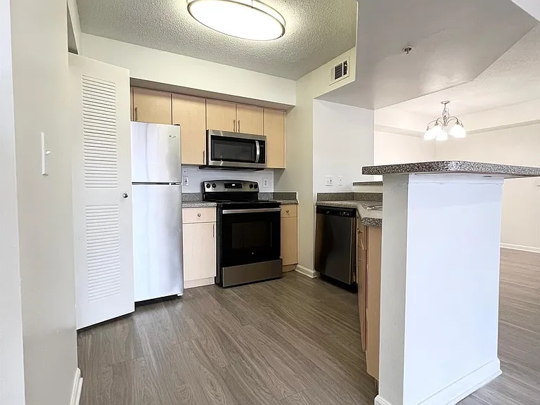 3795 NW Mediterranean Ln #303 — Photo 5