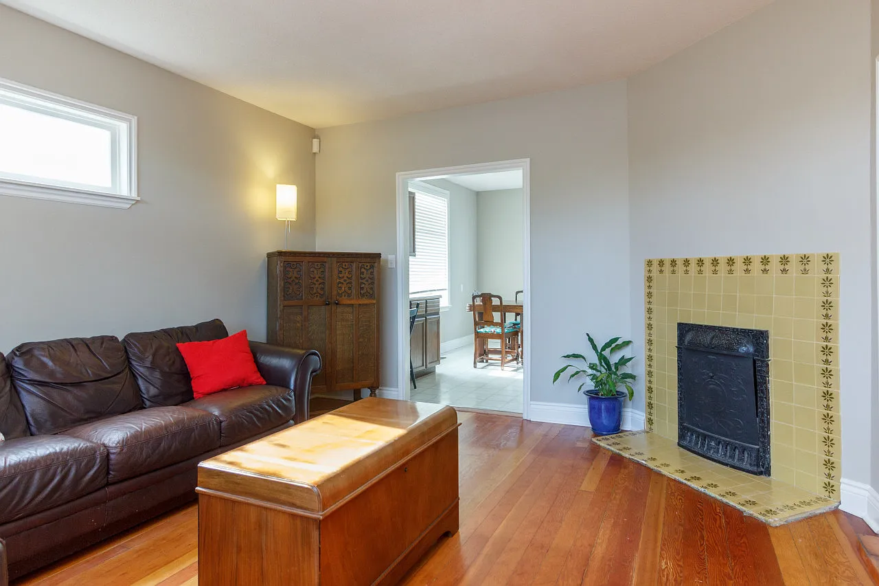 3 bed, 1886 sqft, $6,152 — Photo 3