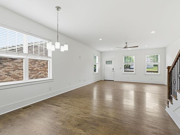 5th image of 2134B Burns St