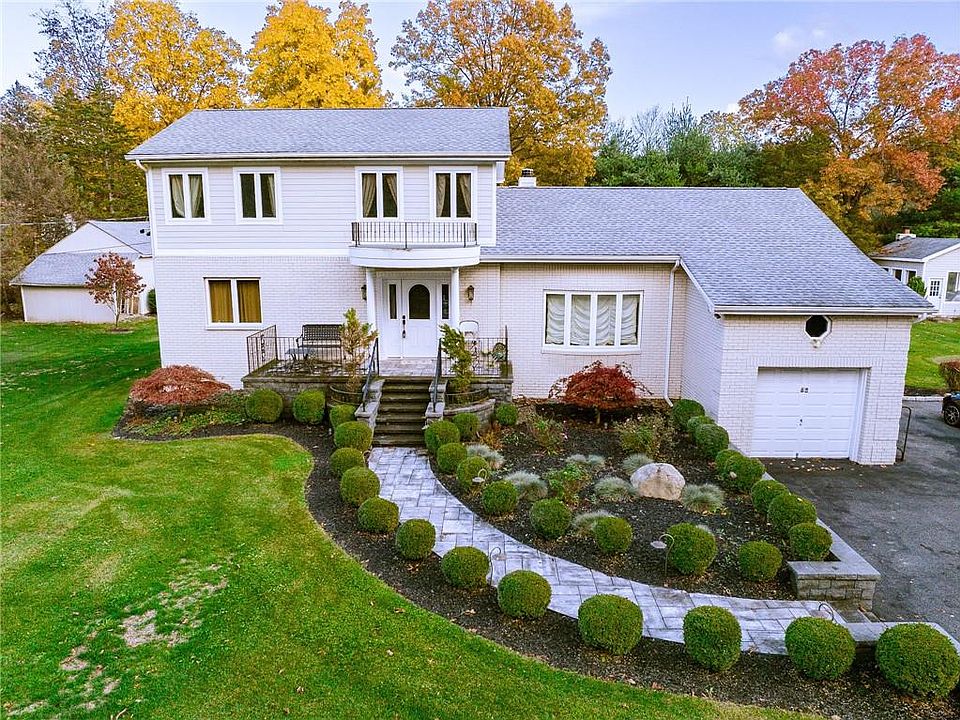 1st image of 82 Lakeside Drive