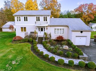 82 Lakeside Dr, New Windsor, NY 12553