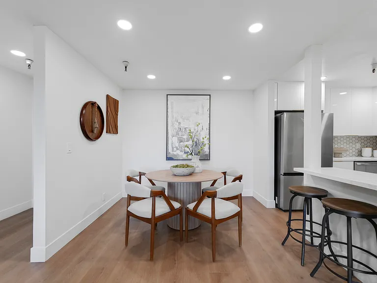 2111 Latham St #307 — Photo 36