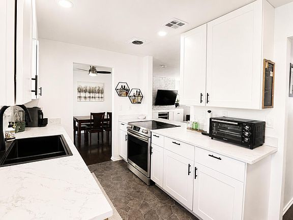 3rd image of 10629 Kincheloe Ave