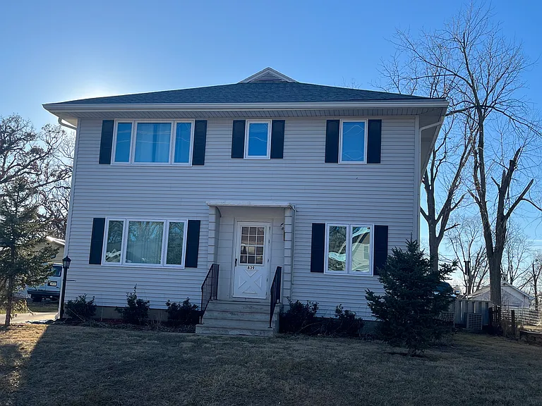 839 Oakland Rd NE #3 — Photo 1