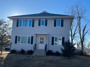 839 Oakland Rd NE #3, Cedar Rapids, IA 52402
