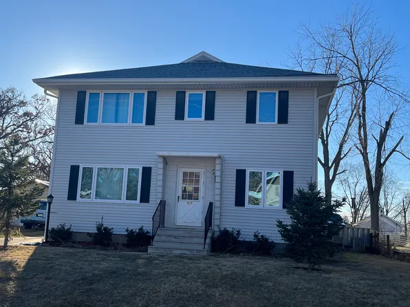839 Oakland Rd NE #3, Cedar Rapids, IA 52402