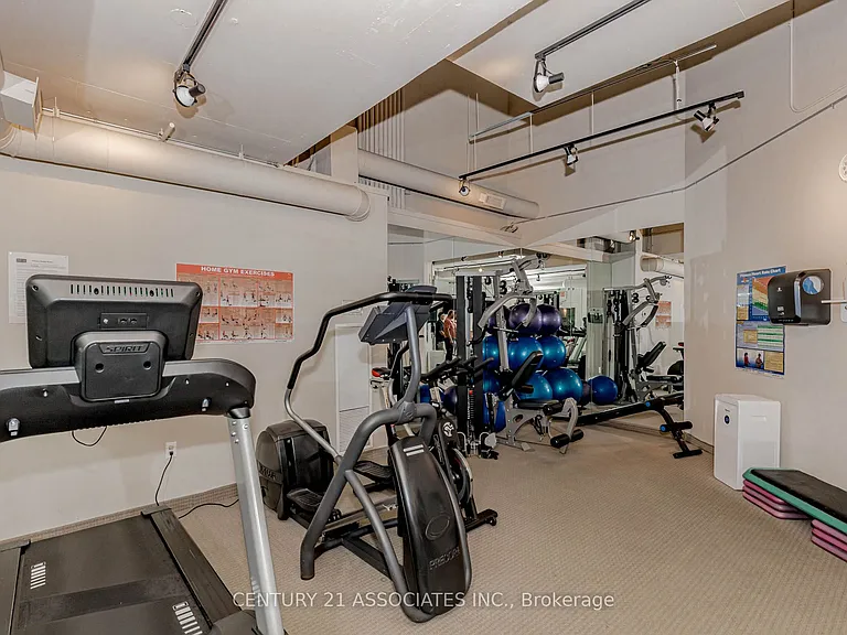 66 Bay St S #107 — Photo 17