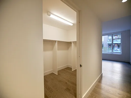 Rented by Extell Marketing Group LLC | media 33