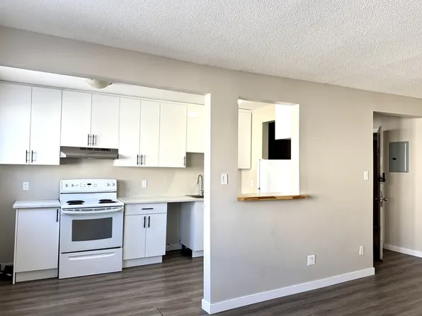 10724 105th St NW, Edmonton, AB T5H 2X2