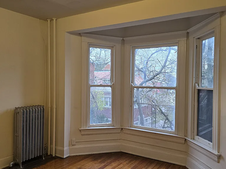 1626 Chase Ave #7 — Photo 7