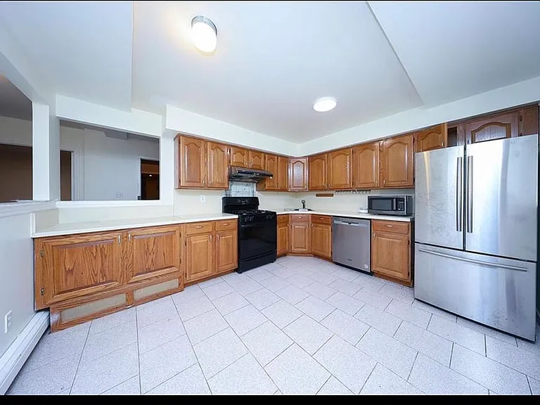 1865 E 13th St #3 — Photo 1