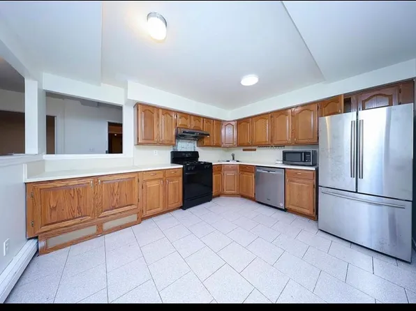1865 E 13th St #3, Brooklyn, NY 11223