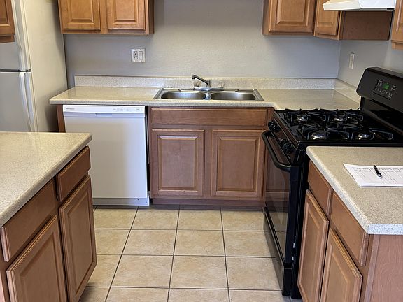 3rd image of 303 N Miller Rd Unit 1010