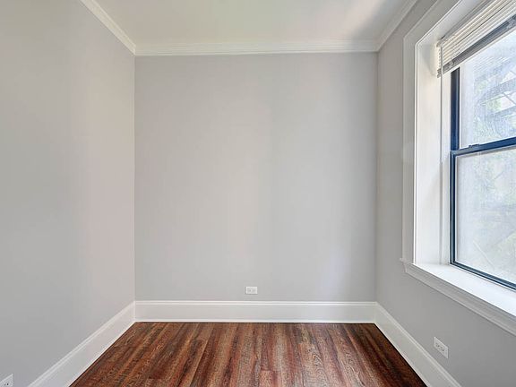 4th image of 818 W Lakeside Pl #303