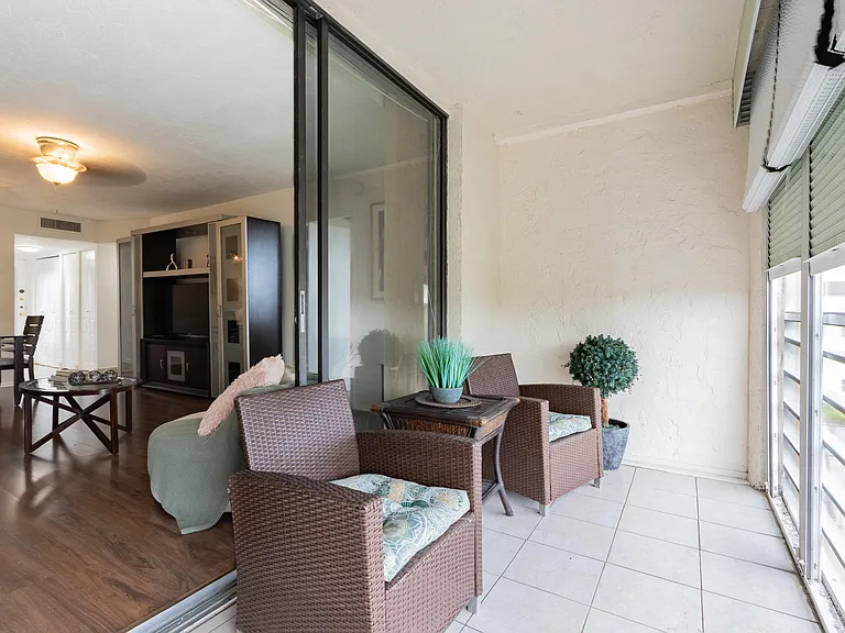2811 Somerset Dr #412 — Photo 9