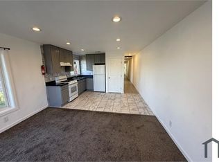 8300 Macarthur Blvd APT C, Oakland, CA 94605