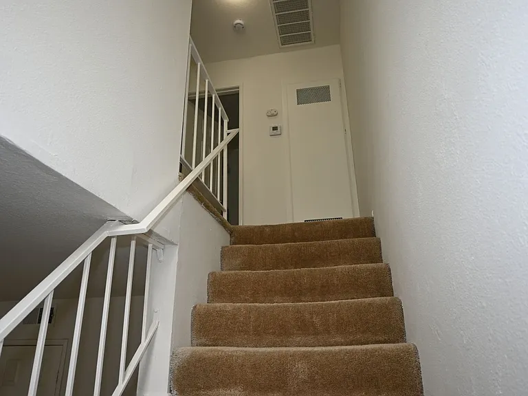 SAN6240 — Photo 10