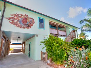 7 Clam Dr, Rockport, TX 78382