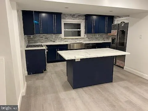 3 bed, 2.0 bath, 1651 sqft, $3,150 — Photo 2