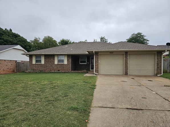 904 E Hills Dr