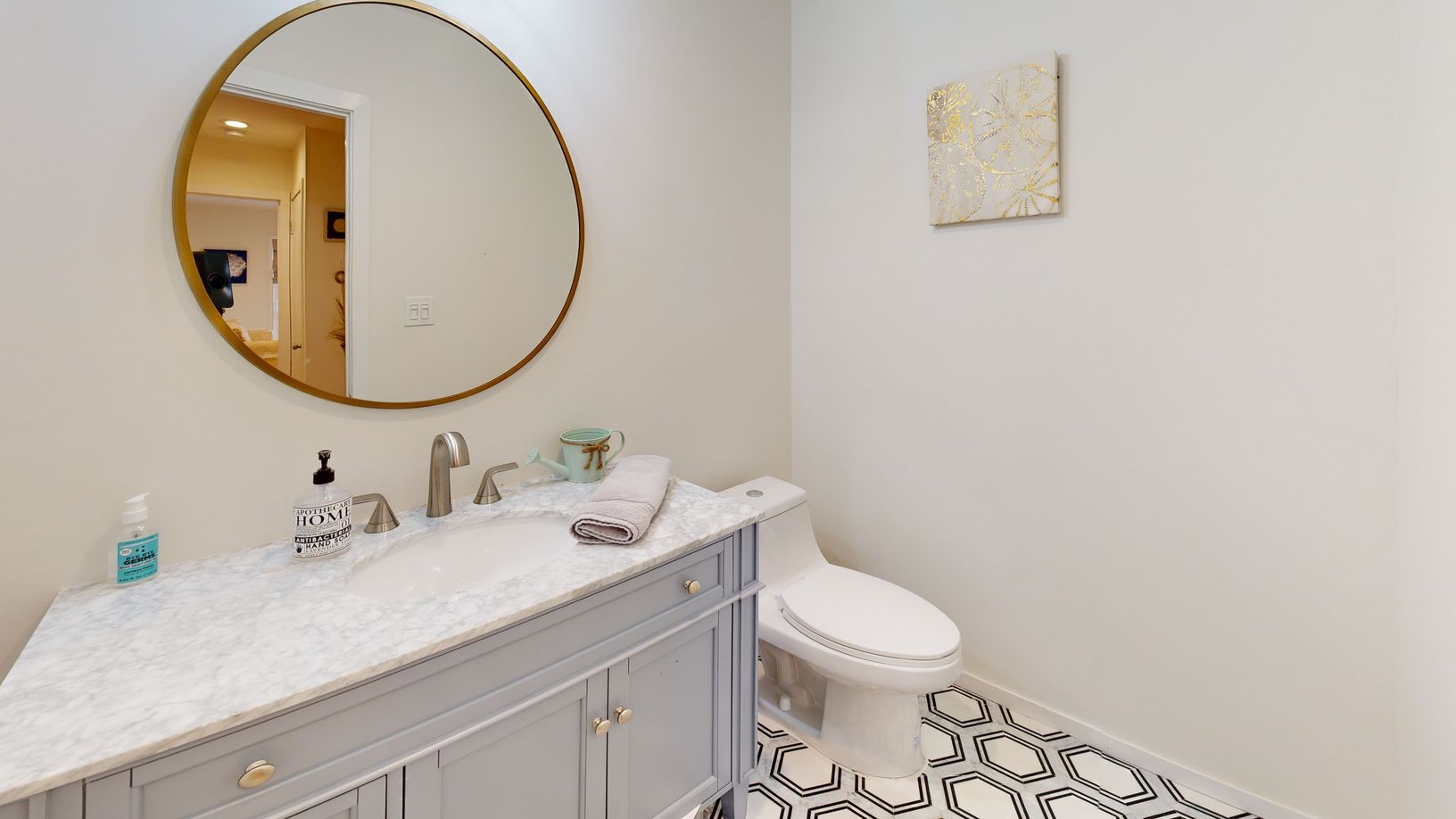  Marble 1/2 Bathroom 1st Floor