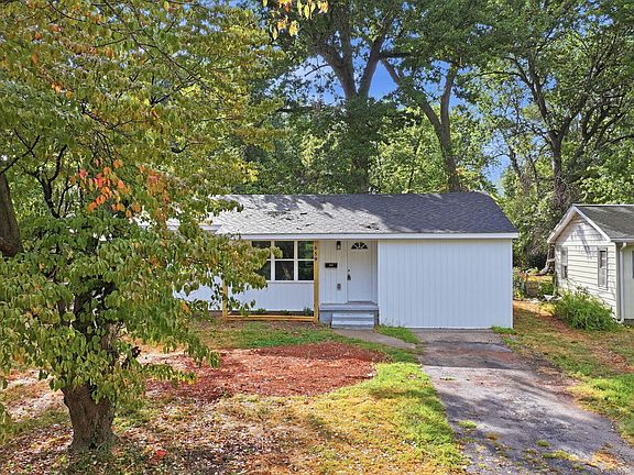 4th image of 659 S Wildan Avenue