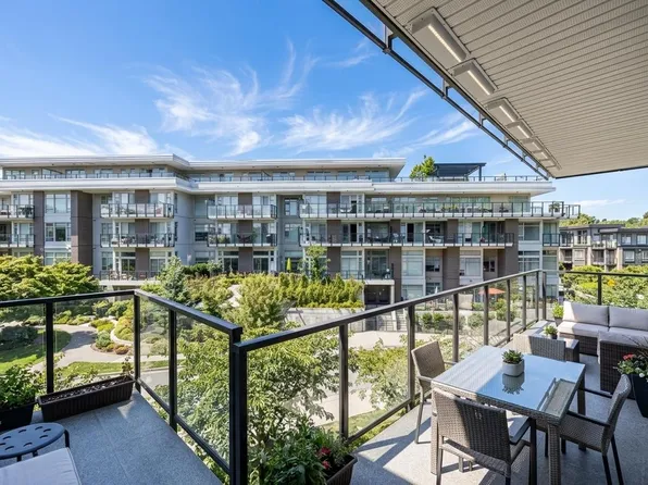 22 Royal Ave #218, New Westminster, BC V3L 1G6