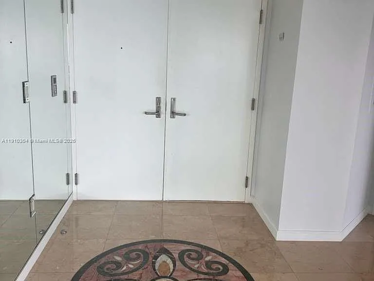 5025 Collins Ave #1602 — Photo 26