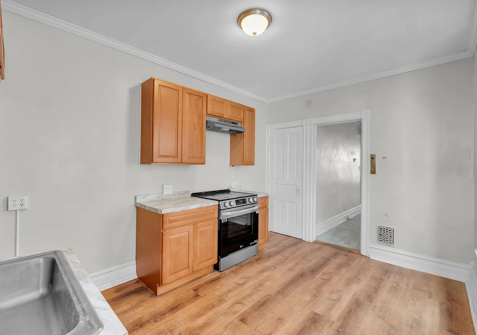 Welcome to 325 1/2 N Franklin Street! — Photo 4